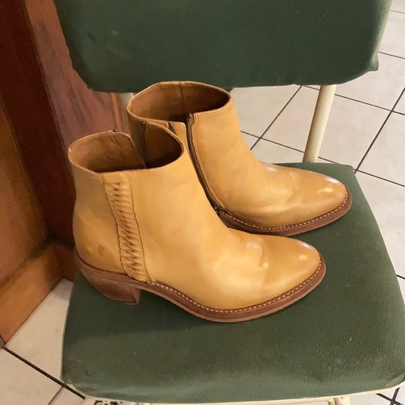 Boots - Picture 3 of 3